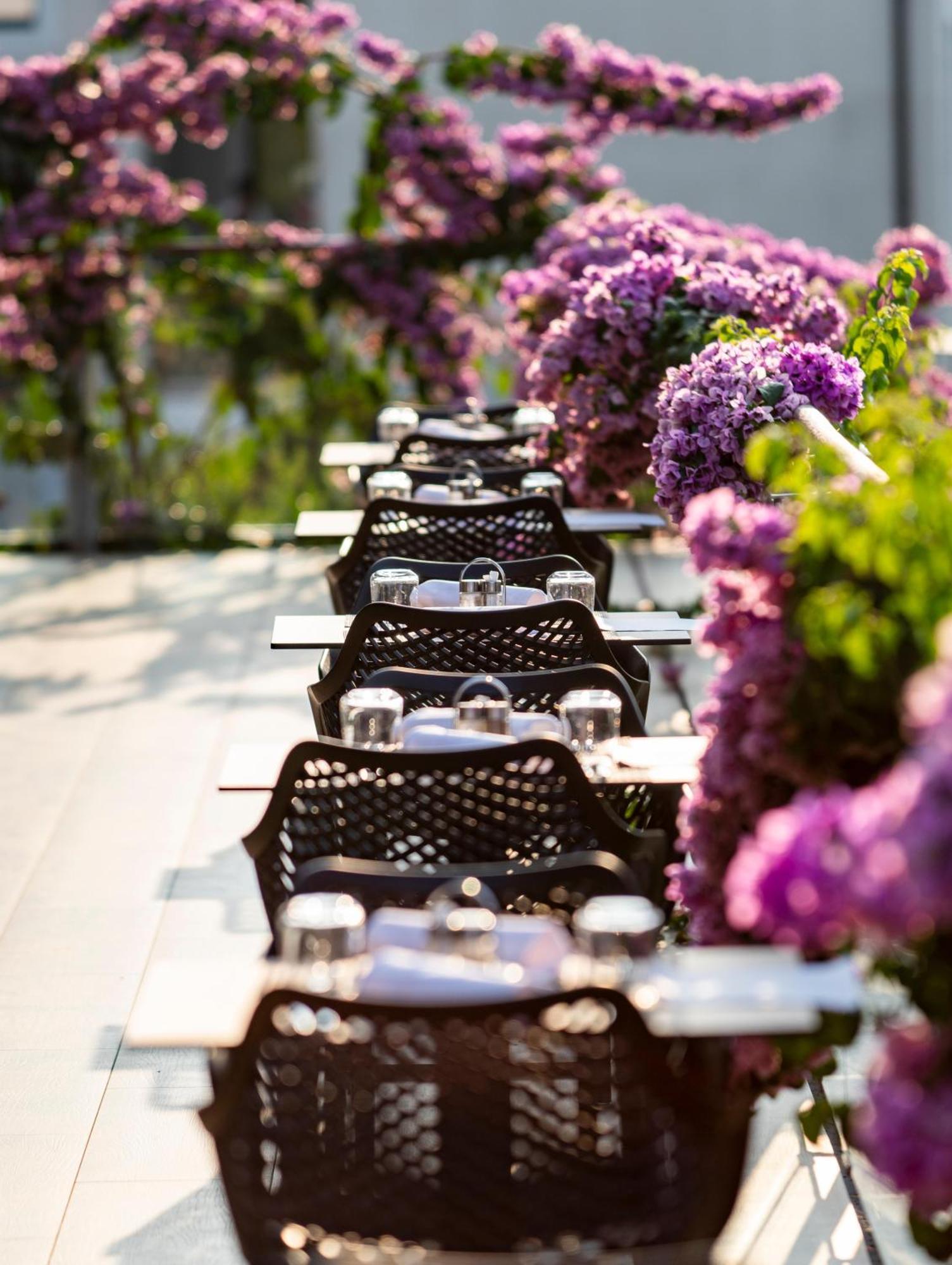 Aminess Vival Velaris Resort Supetar Exterior photo